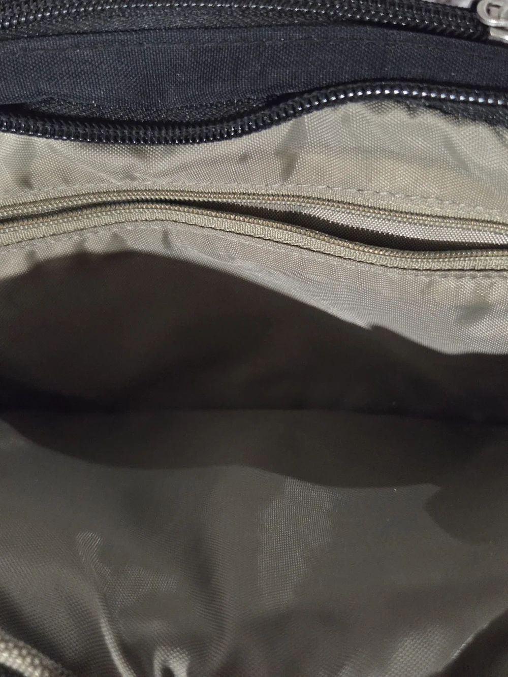 Baggallini Black Compact Crossbody Bag